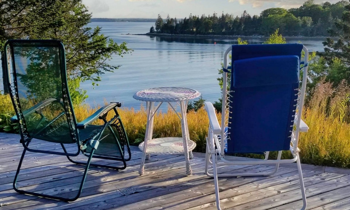 Chester House | Gorgeous Oceanfront Estate with Heated, Fenced Seawater Pool