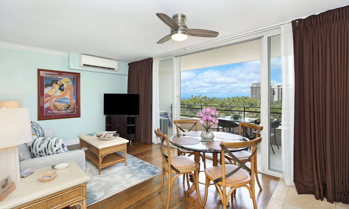Waikiki Condo | Gorgeous partial Ocean View in the Heart of Waikiki! FREE Parking & Wi-Fi!