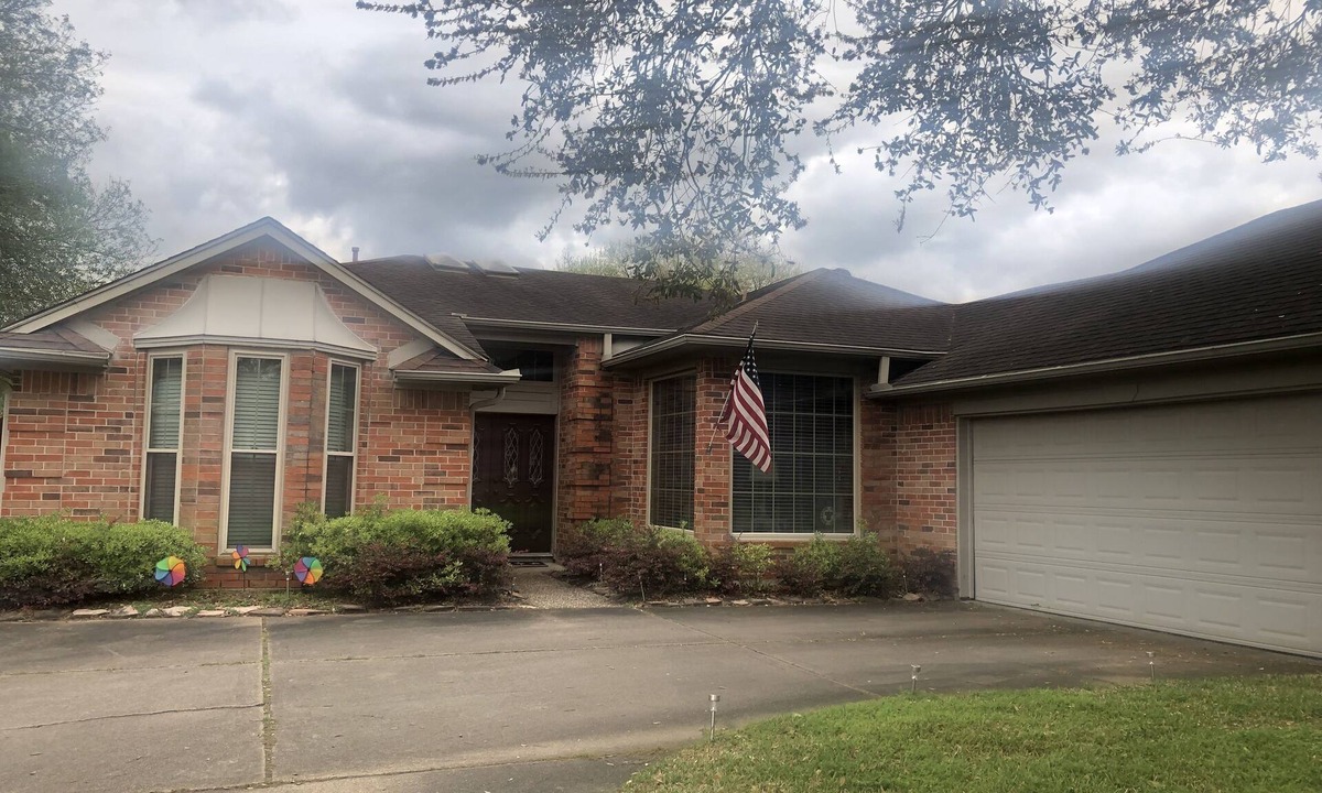 Clear Lake House | Gorgeous, Relaxing & FUN Entire House near Beach, Lake, and Kemah Waterfront
