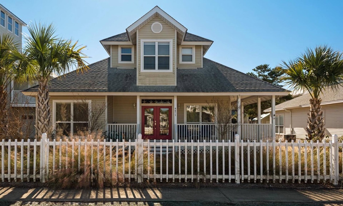 Clipper Cove House | Gorgeous & Spacious 4 Bdrm, Sleeps 14, Close To Beach & Pool! BCH SERVICE!
