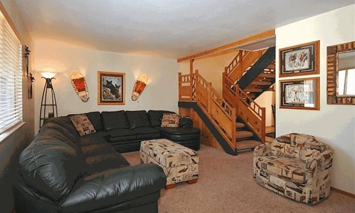 Lake Forest Condo | Gorgeous Tahoe Condo- pools tennis, pickleball , walk to the beach!