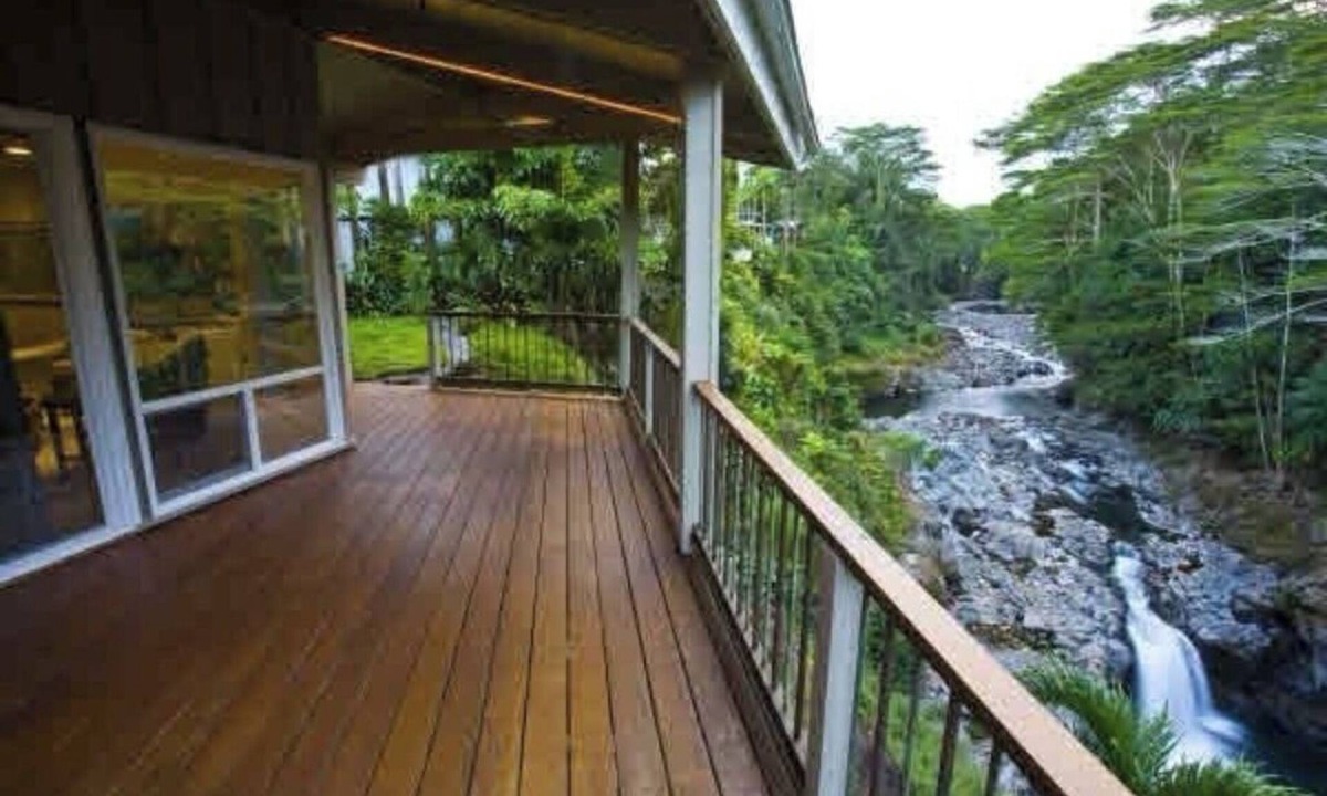 Hilo House | Gorgeous! The Waterfall Retreat At Reed's Island