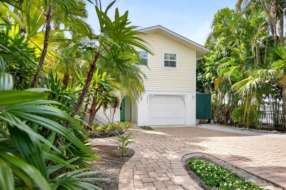 Captiva Cottage | Gorgeous Turtle Cottage in Captiva, Florida