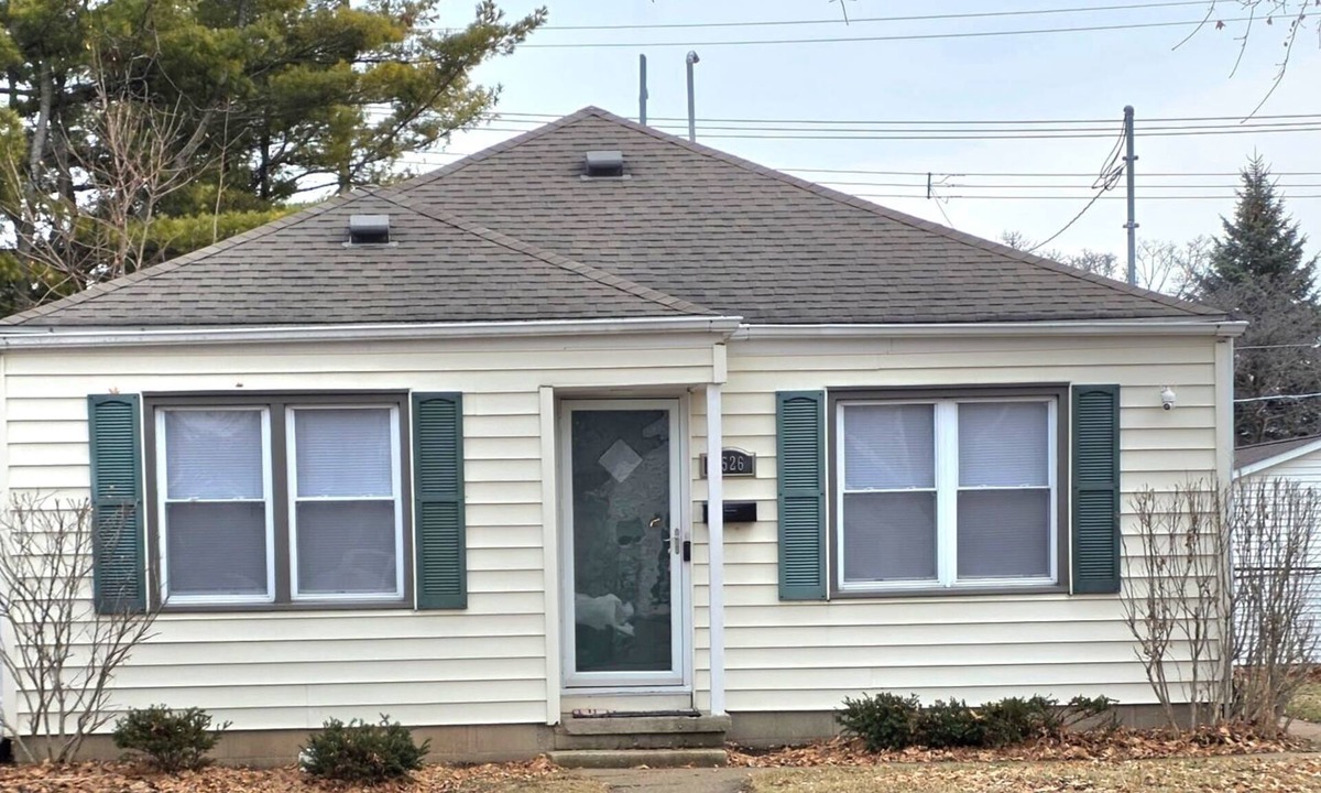 Milwaukee Cottage | Gorgeous Updated 2-Bedroom Cottage Near Mount Mary University & Mayfair Mall