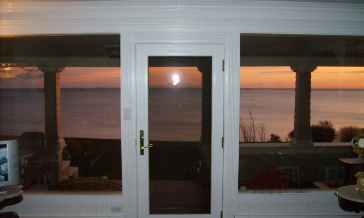 Pine Orchard House | Gorgeous Victorian direct ocean front single family six bedroom, ten rooms