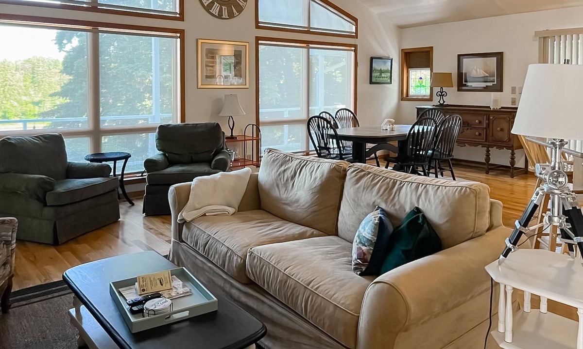 Allyn-Grapeview House | Gorgeous water view townhome with private hot tub, fireplace, firepit & big deck