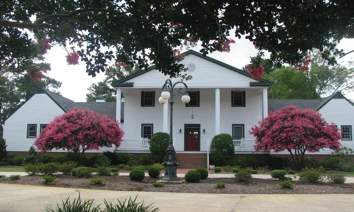 Foster House | Gorgeous Waterfront Estate-Private Pool, Pier, Tennis Court, Firepit