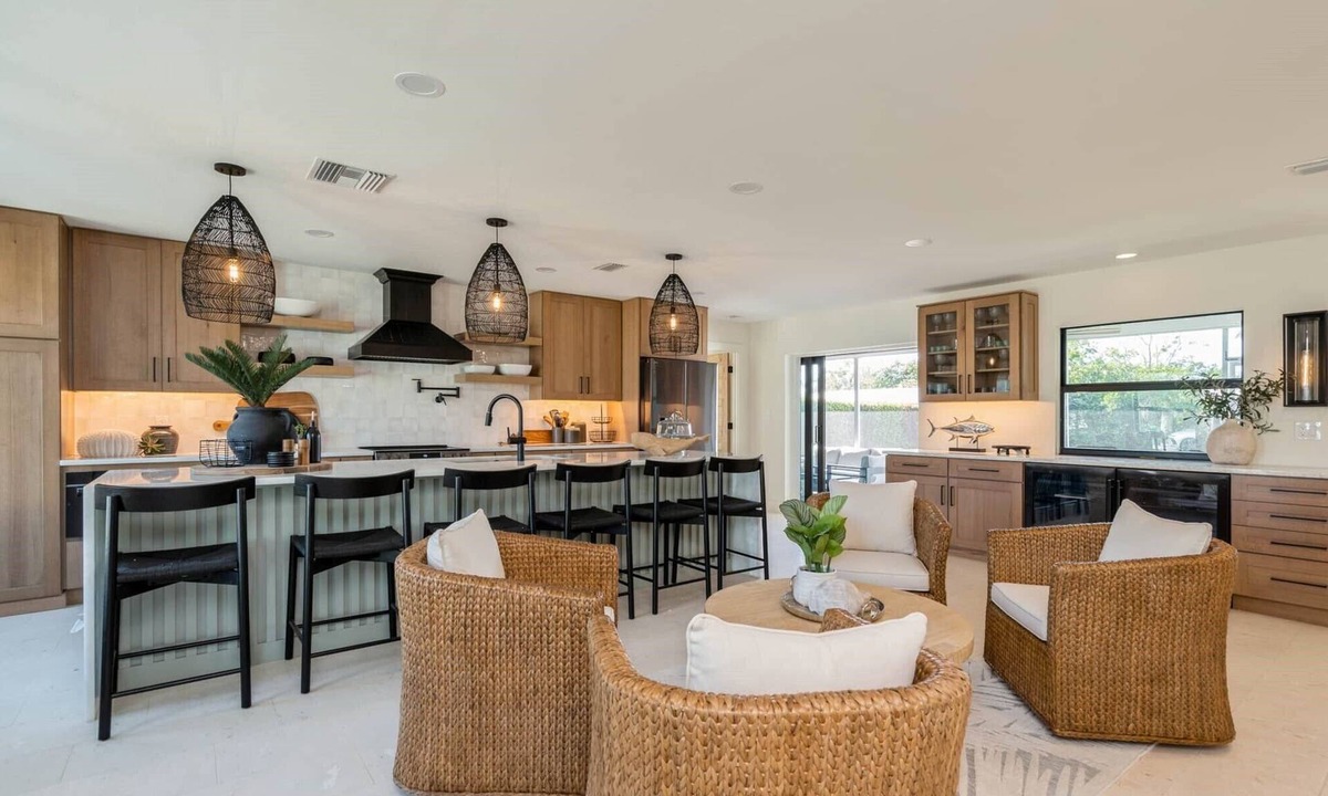 Isles of Capri House | GORGEOUS WATERFRONT RANCH in BEAUTIFUL ISLES OF CAPRI!