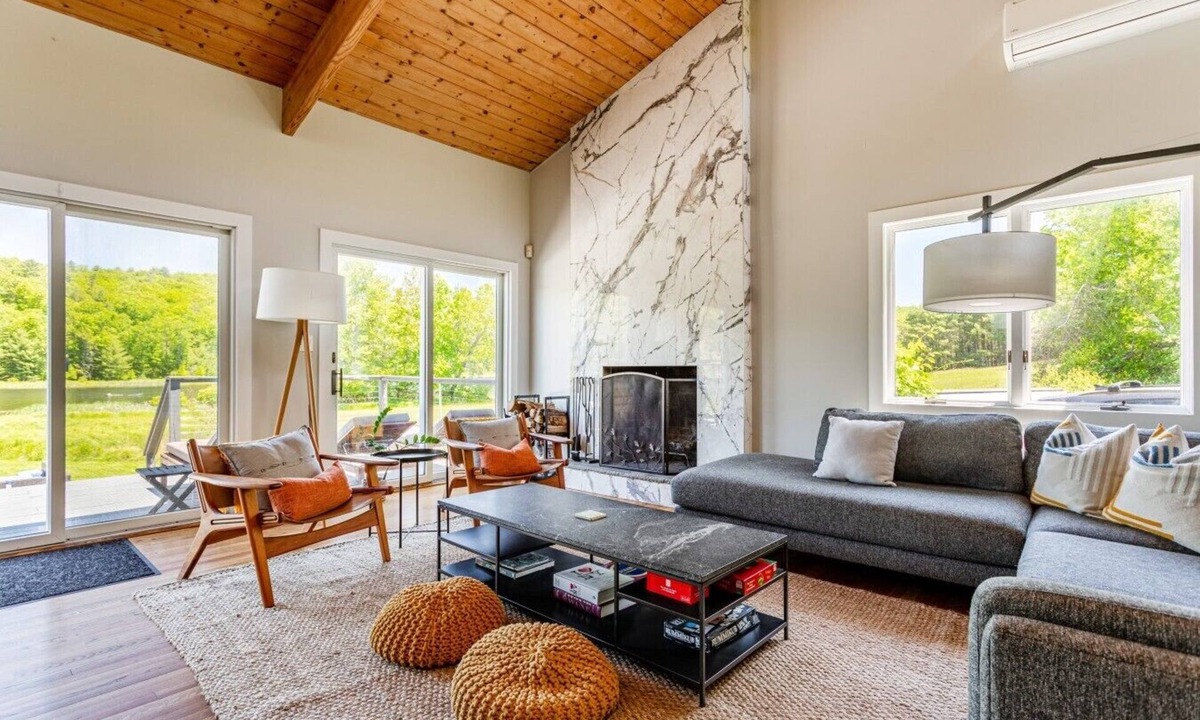 Narrowsburg Cabin | Gorgeous Waterfront w/Hot Tub and Game Level