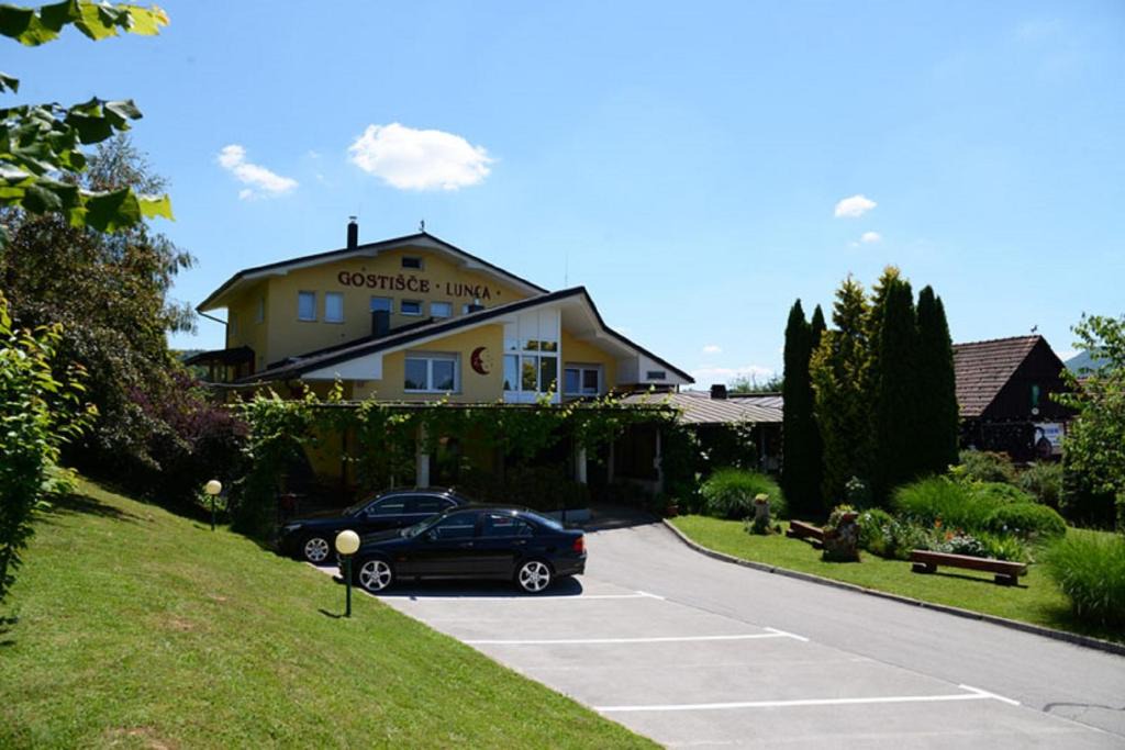 Grosuplje Hotel | Gostišče Lunca