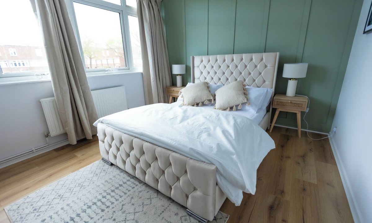 Thamesmead Apartment | Grace House - 15 Minutes To Central London
