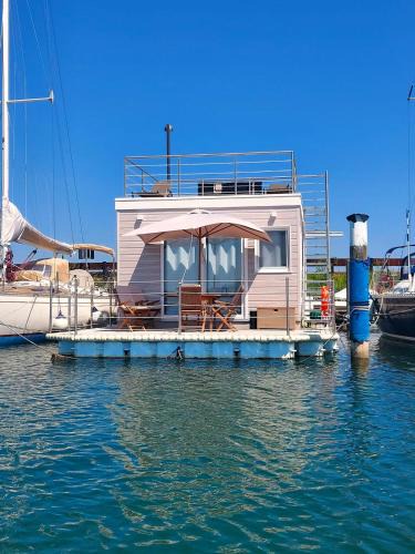 Grado House | Grado Floating Resort