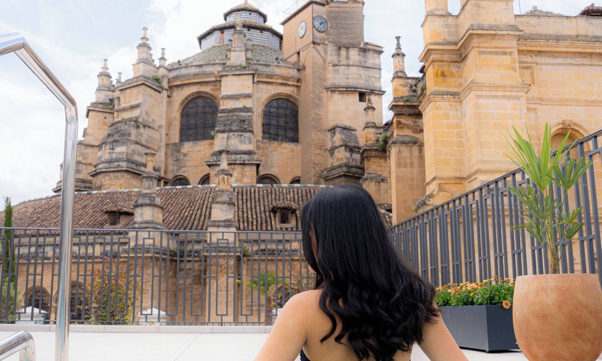 Central District Hotel | Gran Hotel Claridge Granada - Preferred Hotels & Resorts