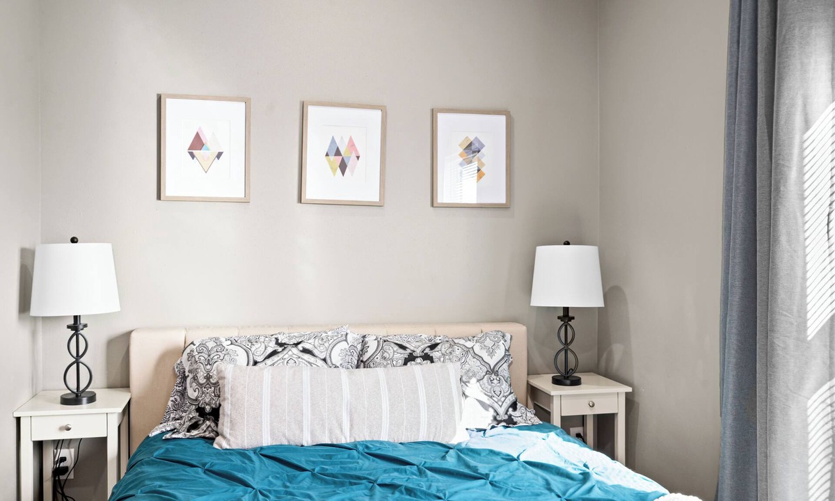 Duluth Apartment | Grand Getaways Apt. #1 in beautiful Duluth, Mn with A/C