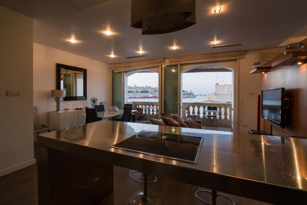 Senglea Apartment | Grand Harbour Seafront Apartment