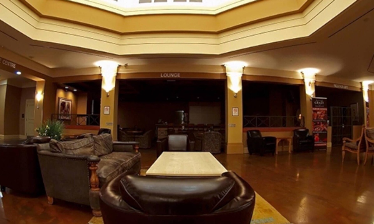 Calgary Hotel | Grand Hotel & Conference Centre Calgary Airport, an Ascend Collection Hotel