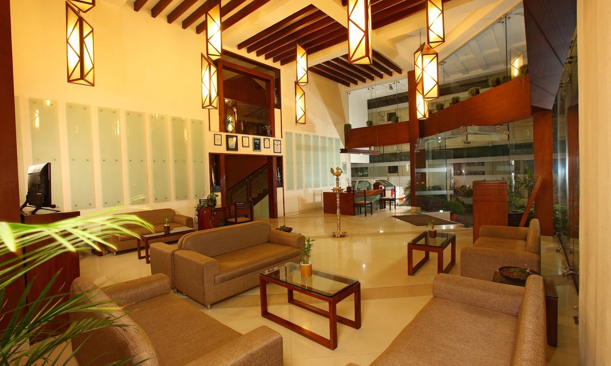 Moolakadai Hotel | Grand Plaza Munnar