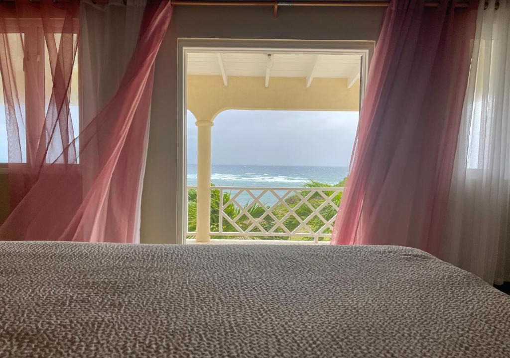 Marley Vale House | 'GRAND RIVEIRE' Private Room with Ocean View
