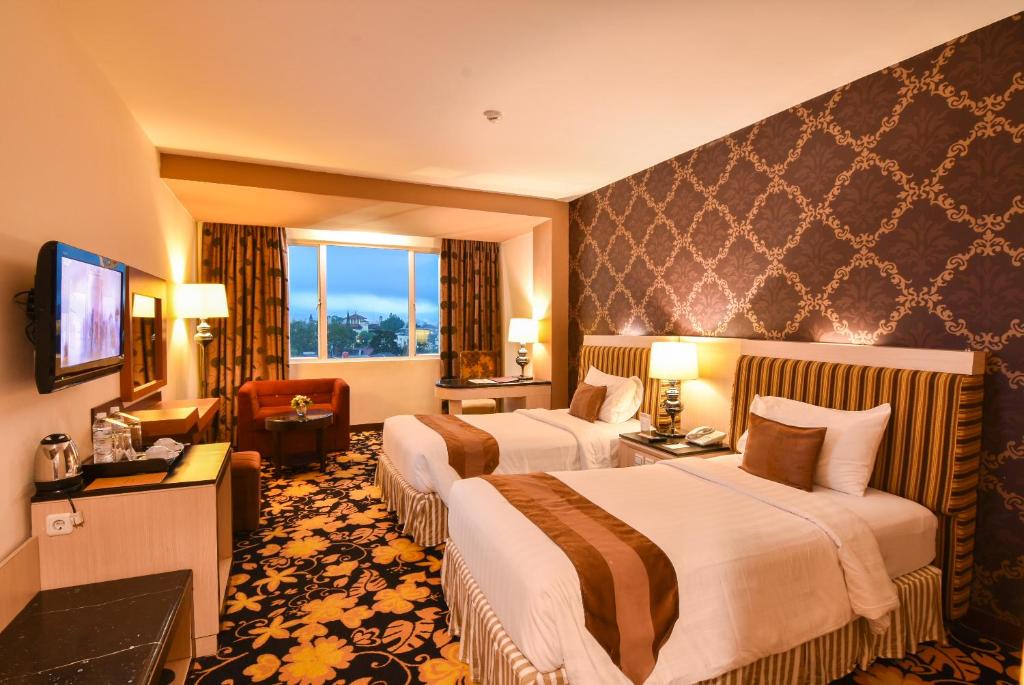 Bukittinggi Hotel | Grand Rocky Hotel Bukittinggi