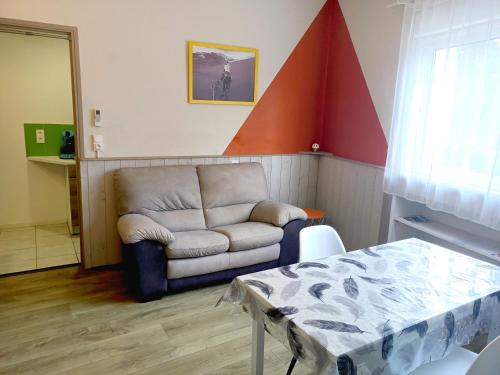 Saint-Ambroix Apartment | Grand studio climatisé avec draps fournis et grand parking gratuit