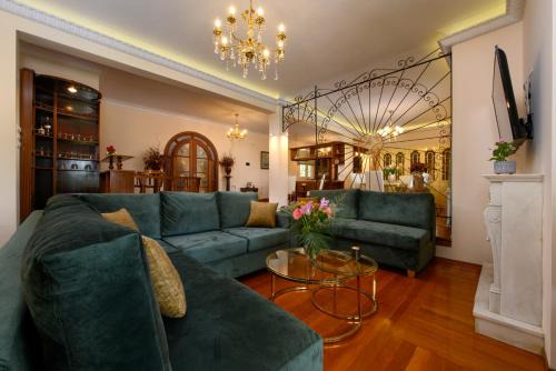 Gazatika Villa | Grand Villa Roubana