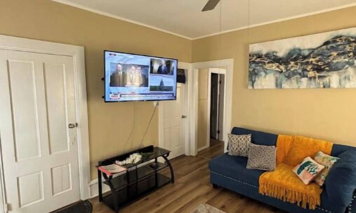 Worcester Apartment | Grand Worcester Getaway! Pets Welcome! Comfortable