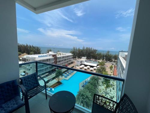 Kram Apartment | GrandBlue Condominium Mae Phim TOP FLOOR WITH SEA VIEW 706