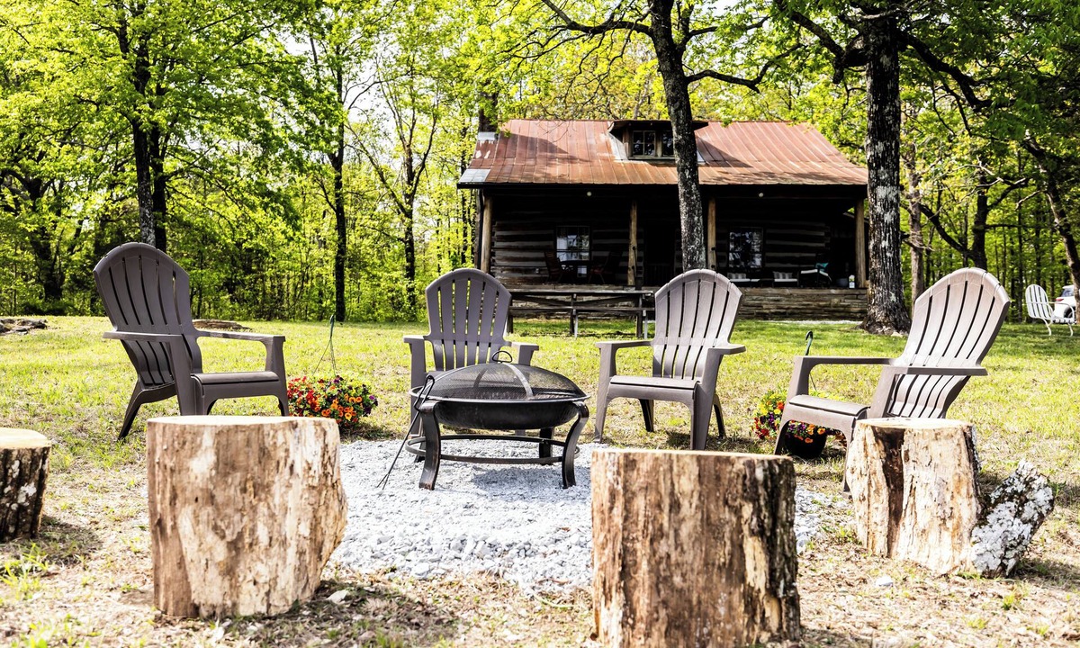 Dayton Cabin | Granddaddy's Cabin -ON THE BLUFF OF DAYTON MTN! 13 Minutes from Chickamauga Lake