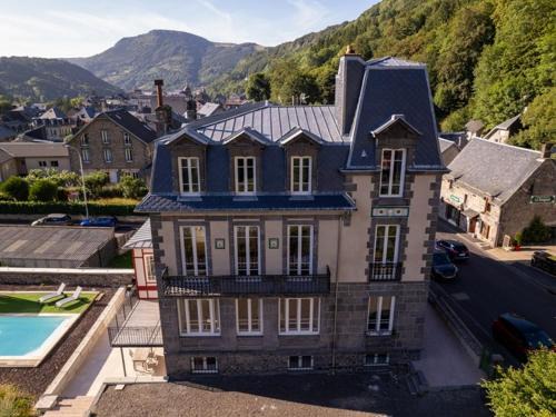 Mont-Dore House | Grande demeure avec piscine couverte et parking pour 15 personnes - FR-1-858-4