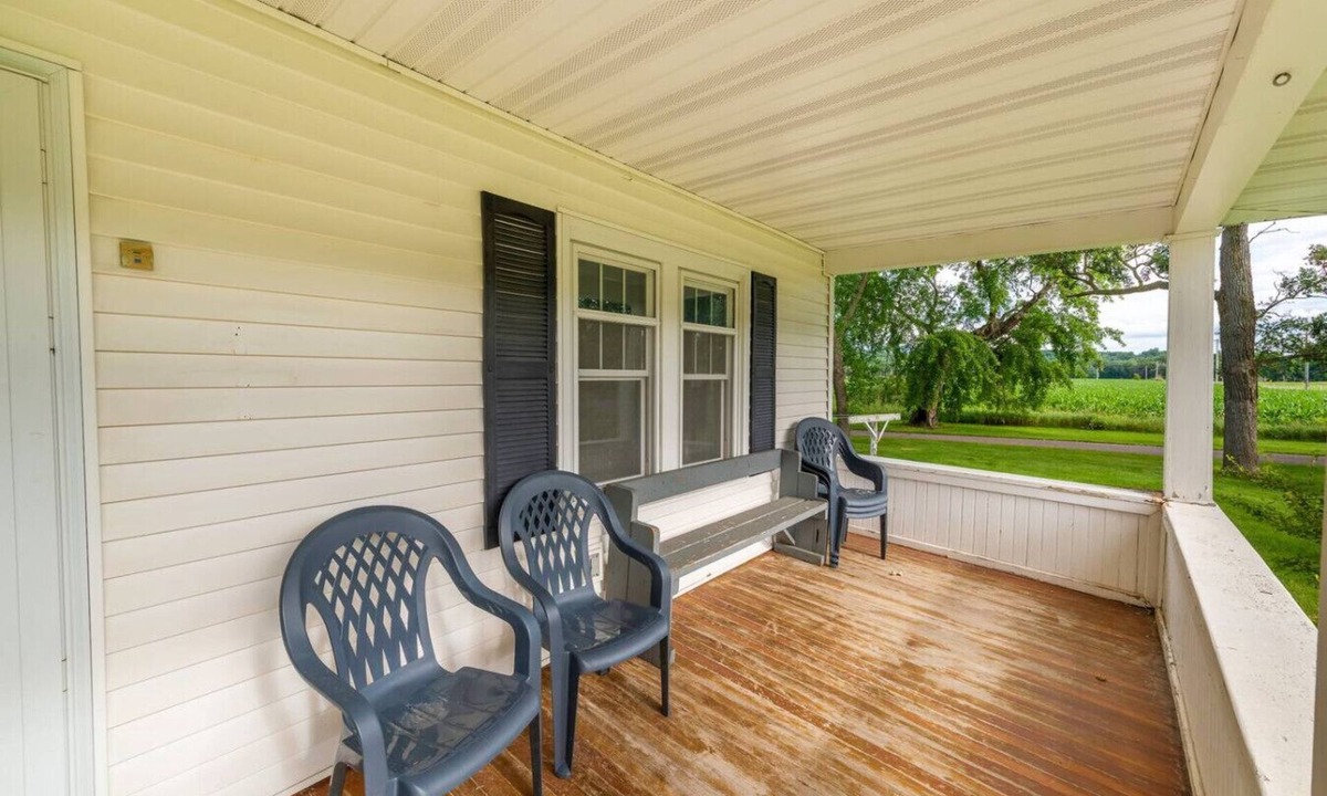 Lake Hallie House | Grandma`s Place/Country Home in the City