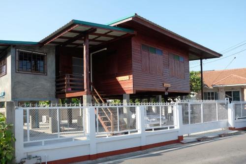 Wieng House | GrandmaD