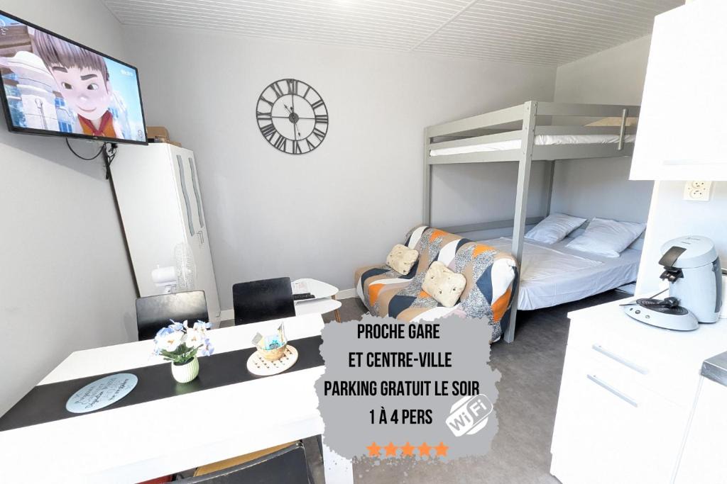 Poitiers Apartment | Grands Studios Maillochon accès Gare de Poitiers et Centre ville à Pieds