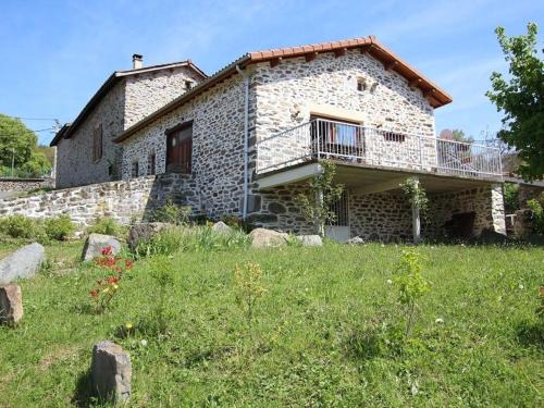 Retournac House | Grange restaurée avec terrasse et wifi à La Bastide - FR-1-582-178