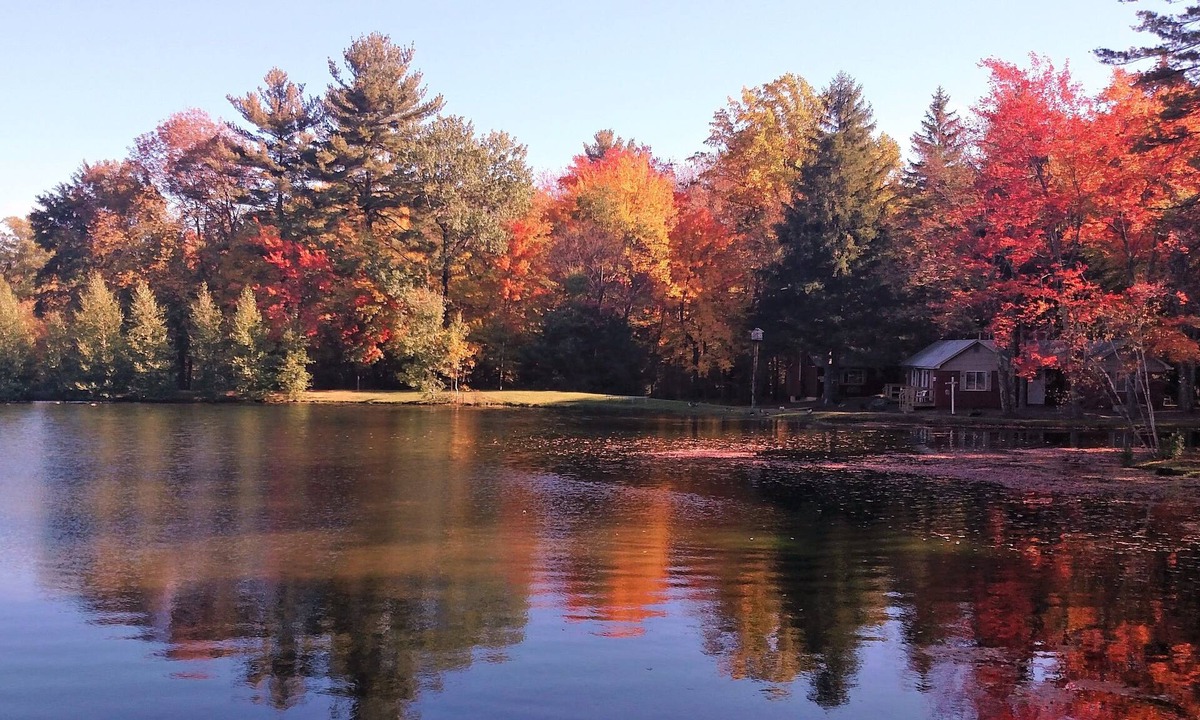 Mount Pocono House | Grange Valley Lakeside Inn & Estate Winery.