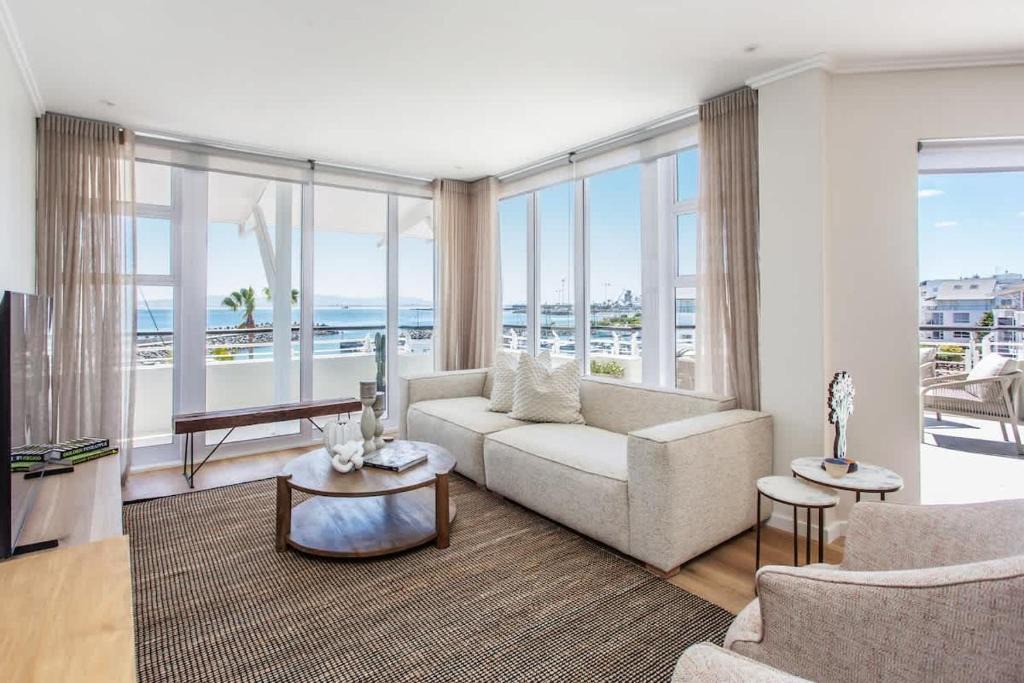 Mouille Point Apartment | Granger Infinite Views