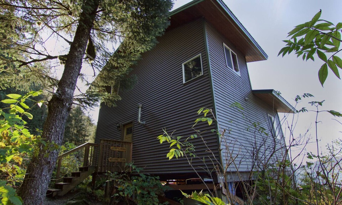 Seward Cabin | Granite Point Full Property