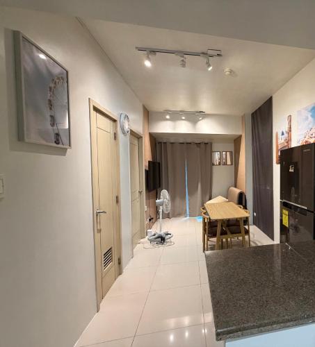 Bagong Pag-asa Hotel | Grass residences tower 1 big room 2 bed xl