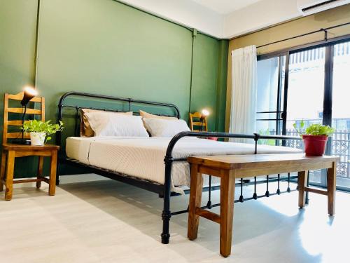 Pak Kret House | Grasshopper Bed and Cafe