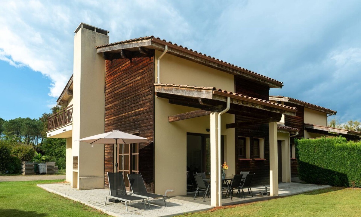 Salles Villa | Graves 6p - Three Bedroom Villa, Sleeps 6