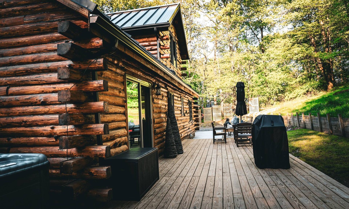 Dover House | Great 3 Bedroom Log House in Amish Country