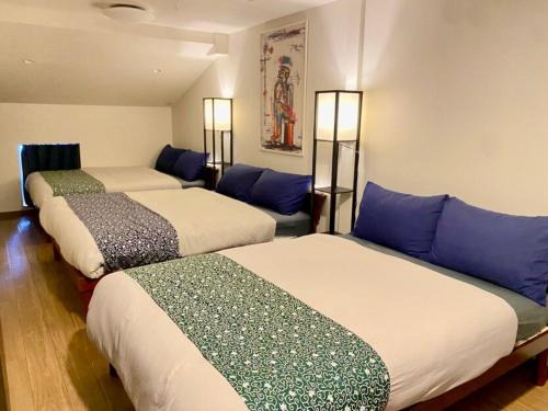 Fukushima Apartment | Great access to Umeda,USJ,Namba, Kyoto,Kobe Private old house