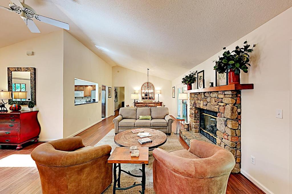 Brevard House | Great Escape Manor