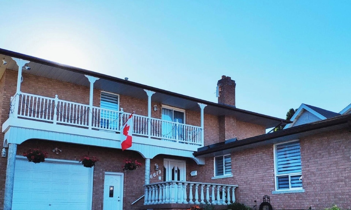 Niagara Falls House | Great Falls Home -walk to the Falls. Spacious house for family