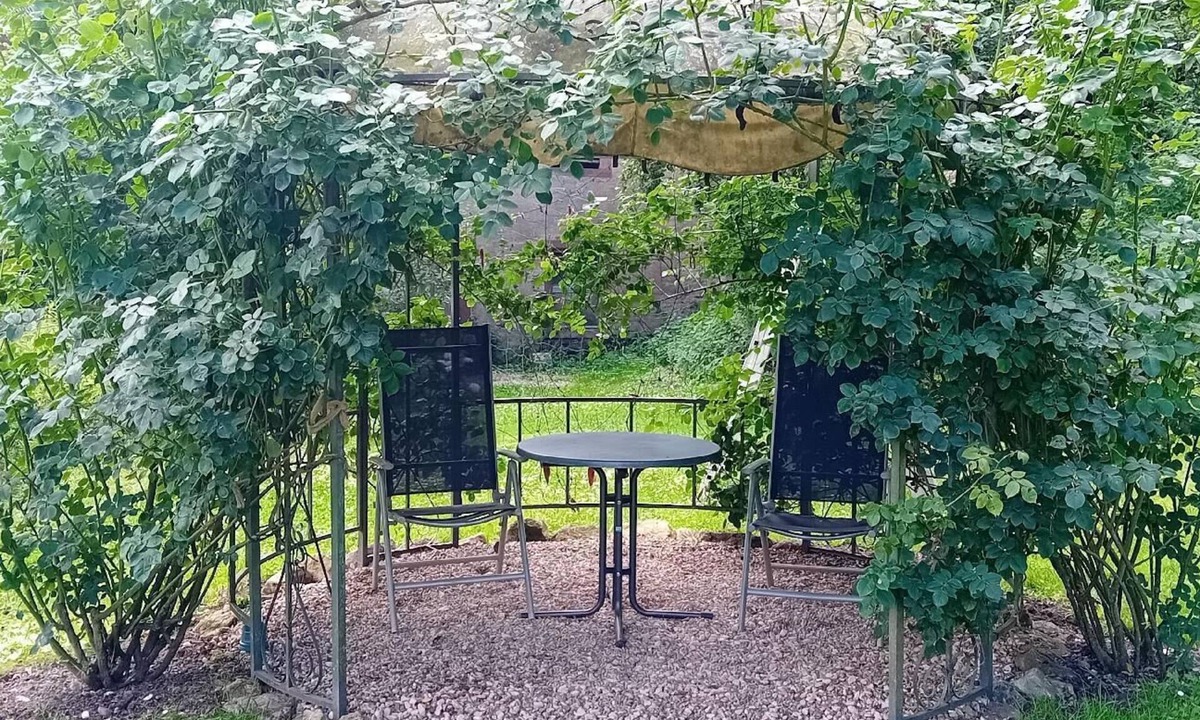 Kluesserath Apartment | Great flat in Klüsserath with large garden