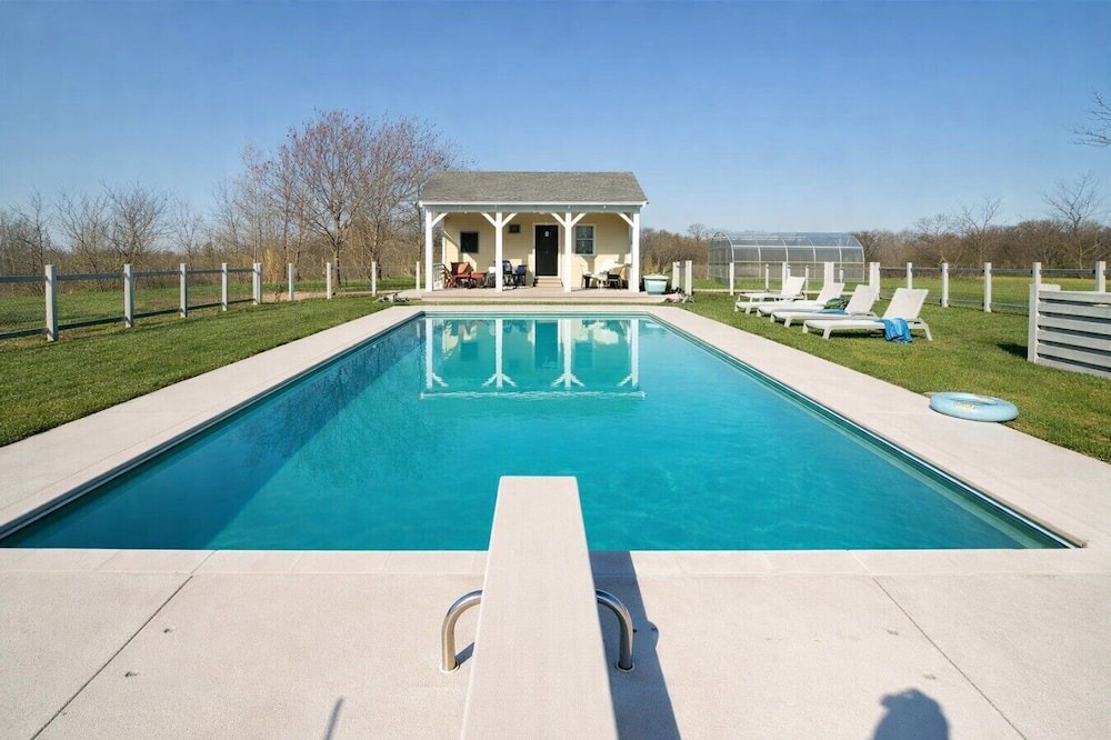 South Eliot House | Great for group events, pool parties, and chefs looking to cook for large groups.