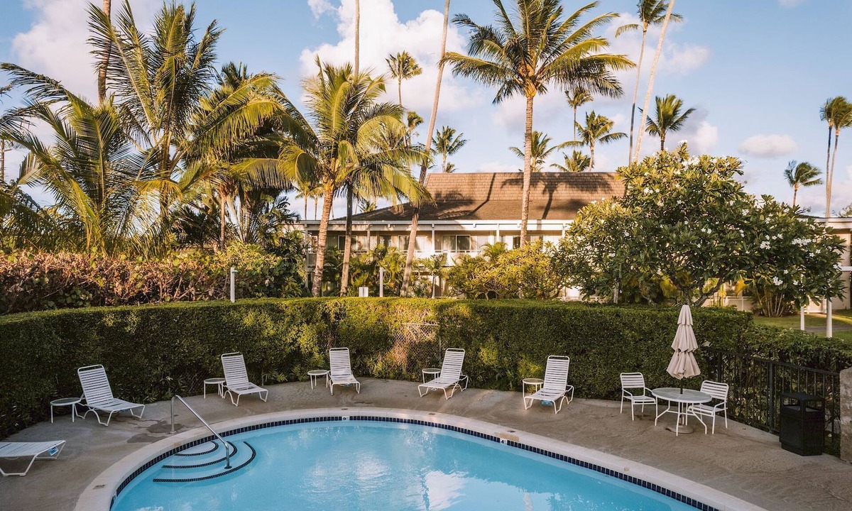 Wailua Hotel | Great for Groups! 3 Spacious Suites w/Full Kicthen and Living Area