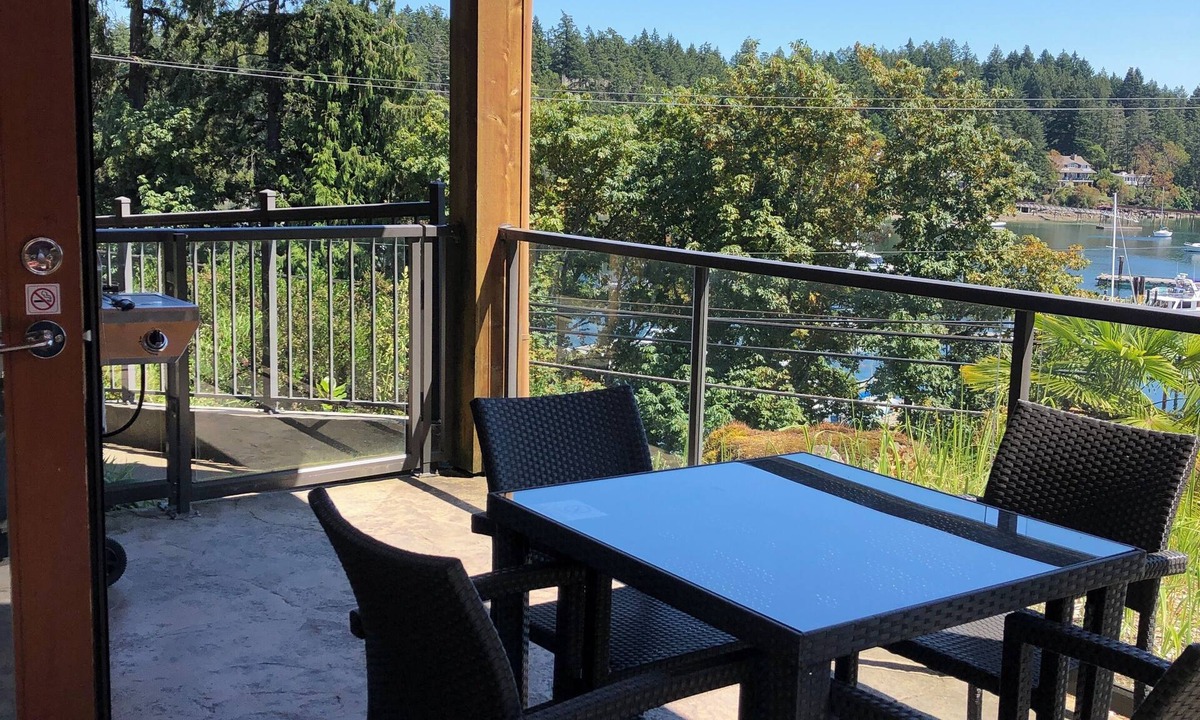 Ganges Condo | Great getaway on Salt Spring Island - Full 2bdrm Condo - Unit103