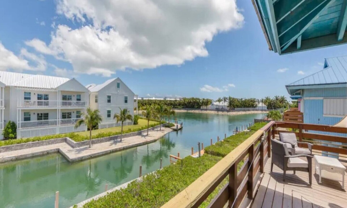 Marathon House | Great house and dock with close access to the Atlantic Ocean VACA-23-415