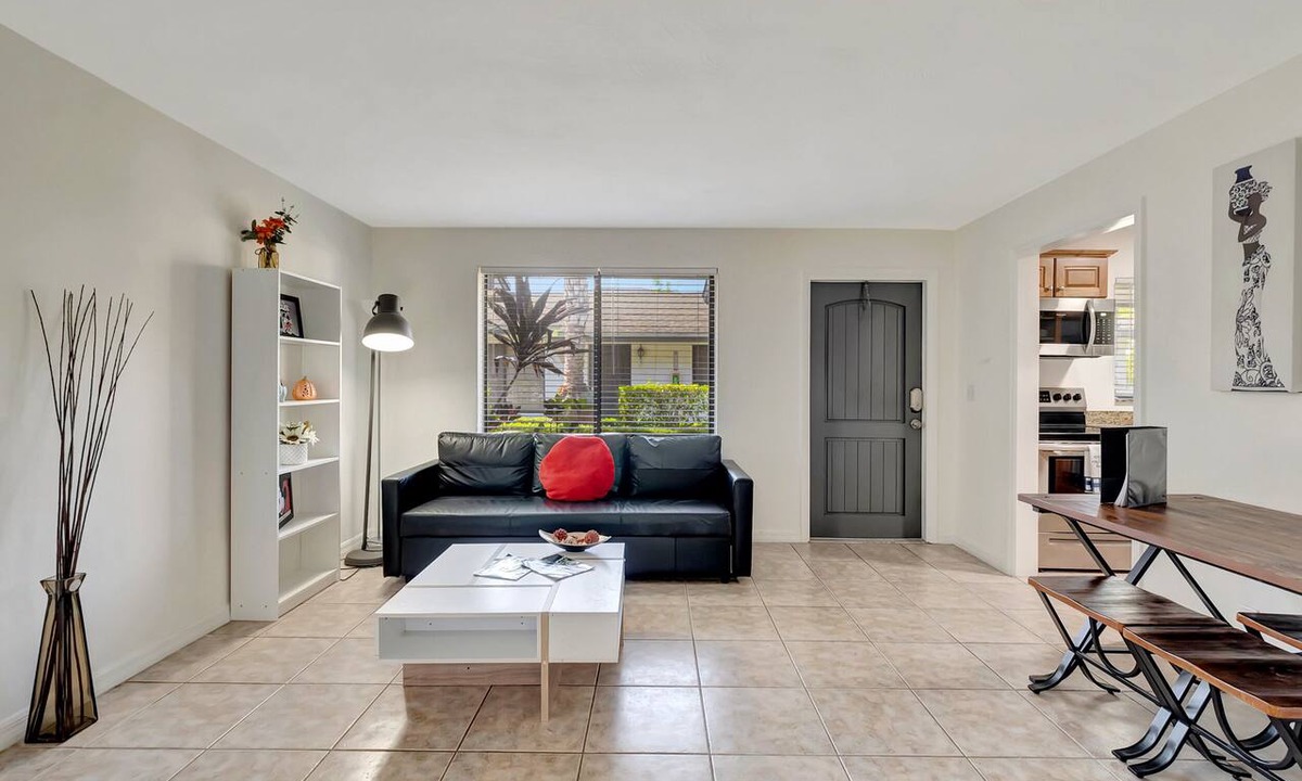 La Hacienda Apartment | GREAT LOCATION, EAST DELRAY, back yard, pets