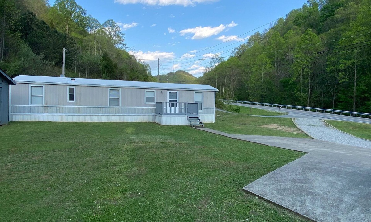 Williamson Cabin | Great location, extremely clean ,half mile from trail heads.